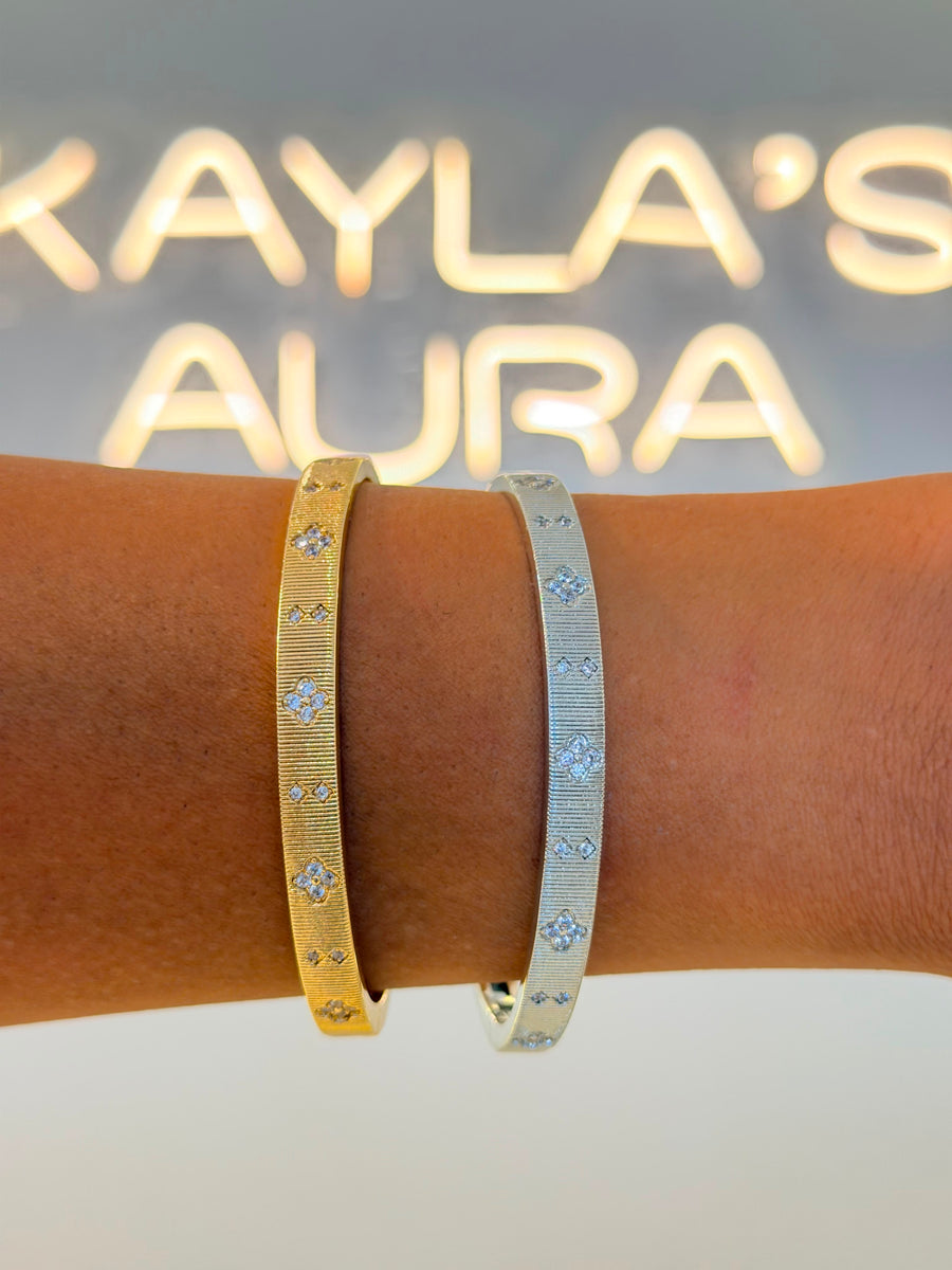 Aura Clover Bangle