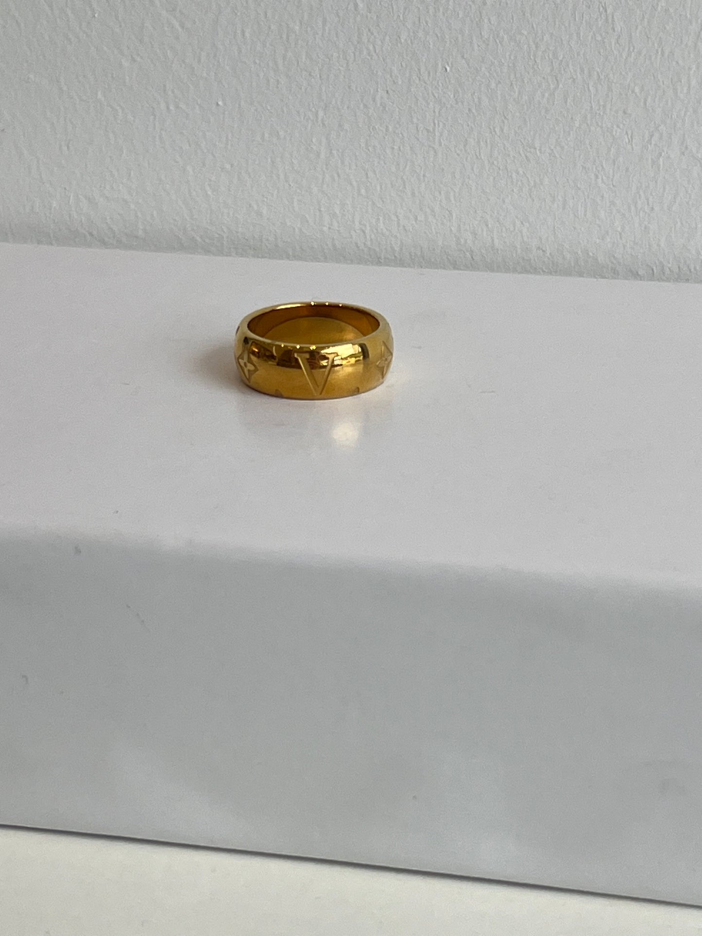 Signature Ring